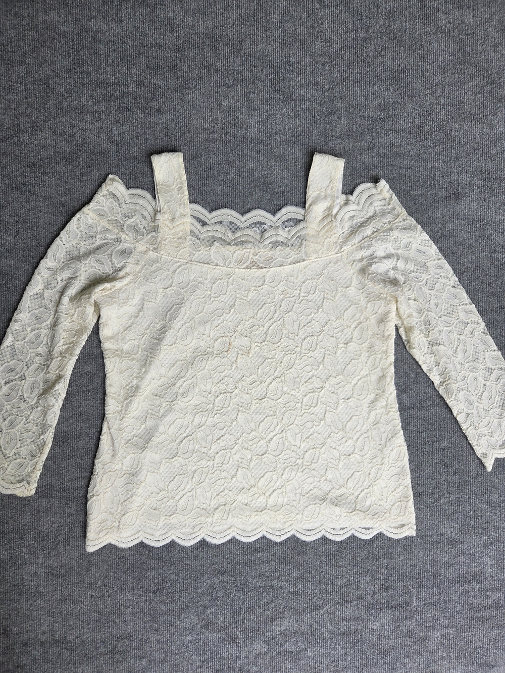 Chico’s Ivory Lace Cold Shoulder Top Size-2 (US-L)